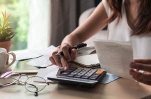 Women budgeting for mortgage
